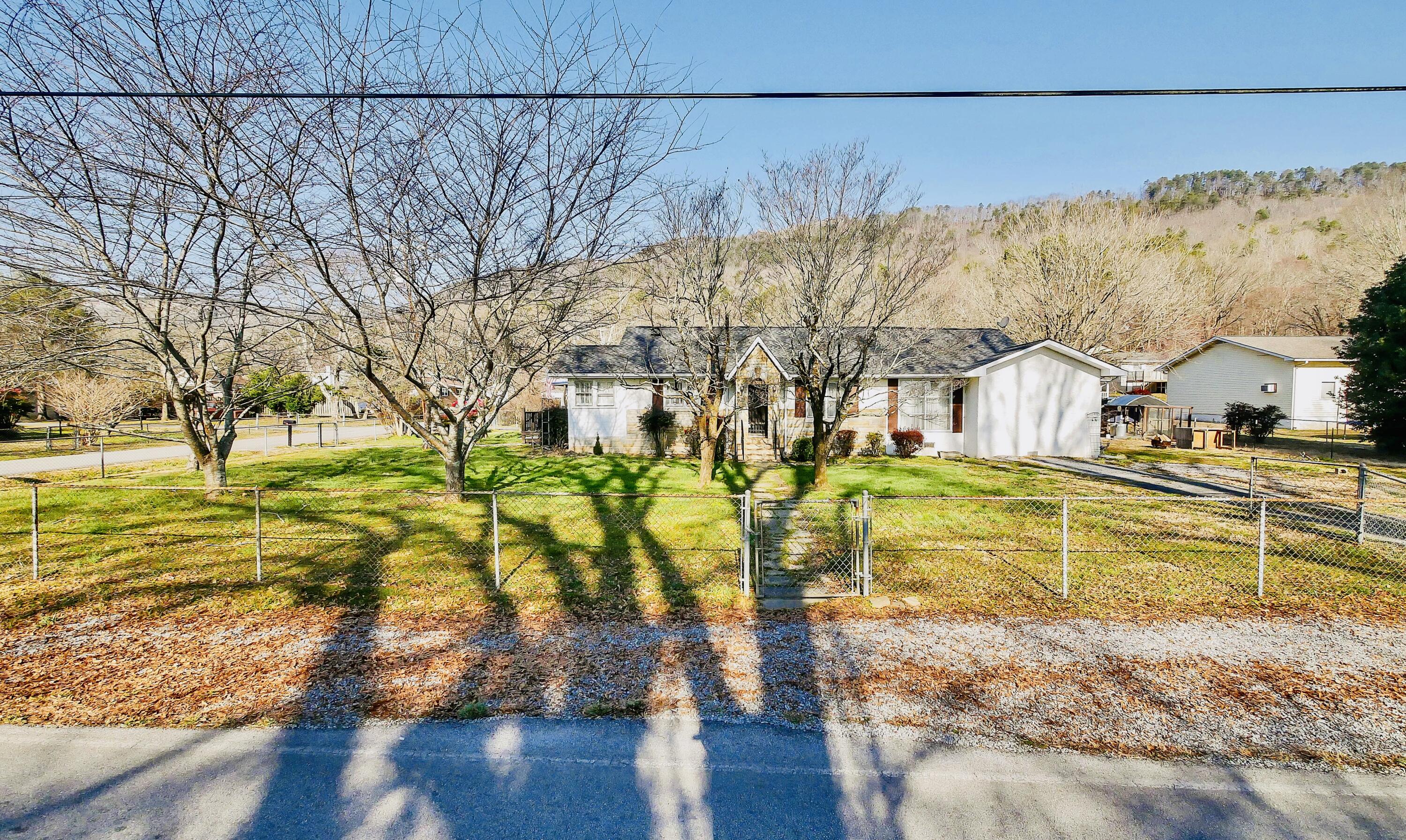 9003 Springfield Road Soddy Daisy, TN 37379 - Photo 2 of 22 9003 Springfield Rd