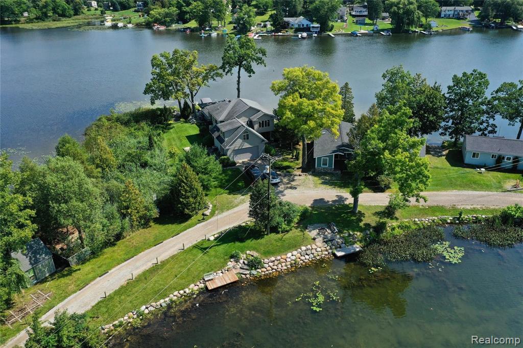 552 Deerpointe Leonard, MI 48367 - Photo 53 of 54 Gallery Image 53