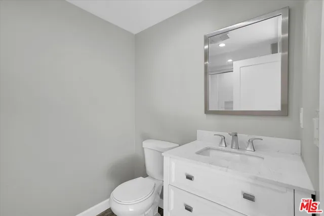 $3,999 | 842 11th Street, Unit 6, Santa Monica, CA 90403