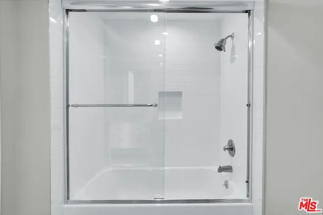 $3,999 | 842 11th Street, Unit 6, Santa Monica, CA 90403