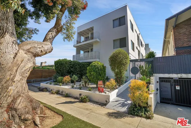 $3,999 | 842 11th Street, Unit 6, Santa Monica, CA 90403