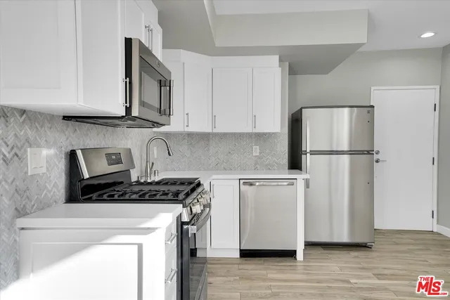 $3,999 | 842 11th Street, Unit 6, Santa Monica, CA 90403