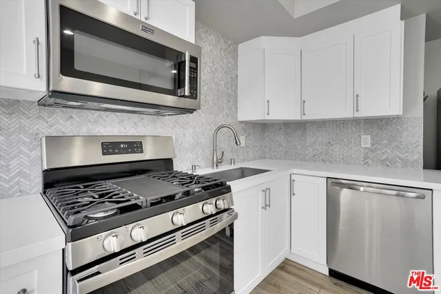 $3,999 | 842 11th Street, Unit 6, Santa Monica, CA 90403