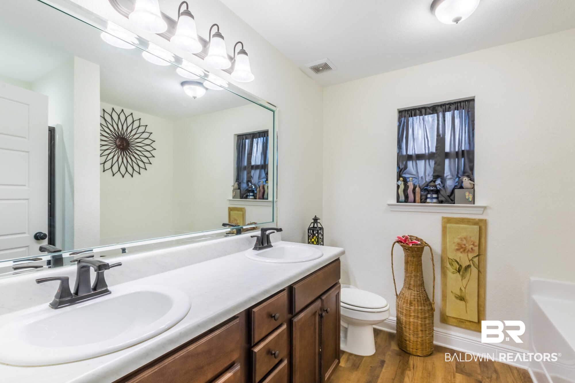 13833 Shea Circle Foley, AL 36535 - Photo 18 of 21 Master Bathroom