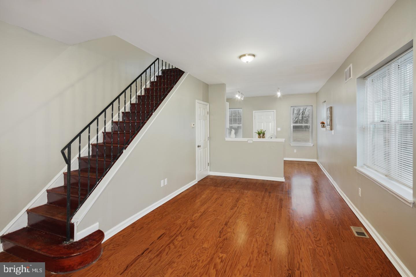 2776 North Congress Road Camden, NJ 08104 - Photo 4 of 29 Dining Room