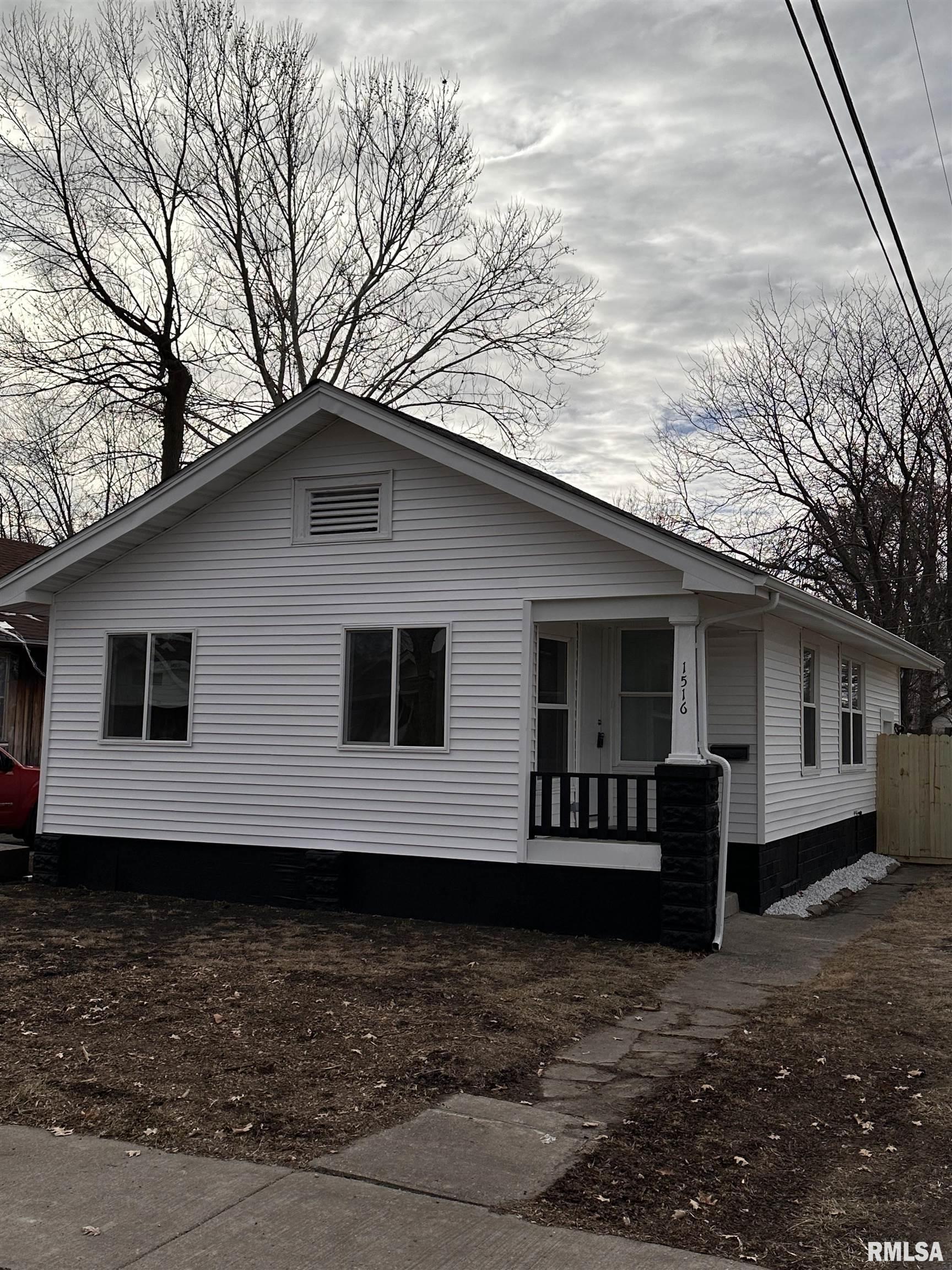 1516 East Cummins Avenue Springfield, IL 62702 - Photo 1 of 30 Gallery Image 1