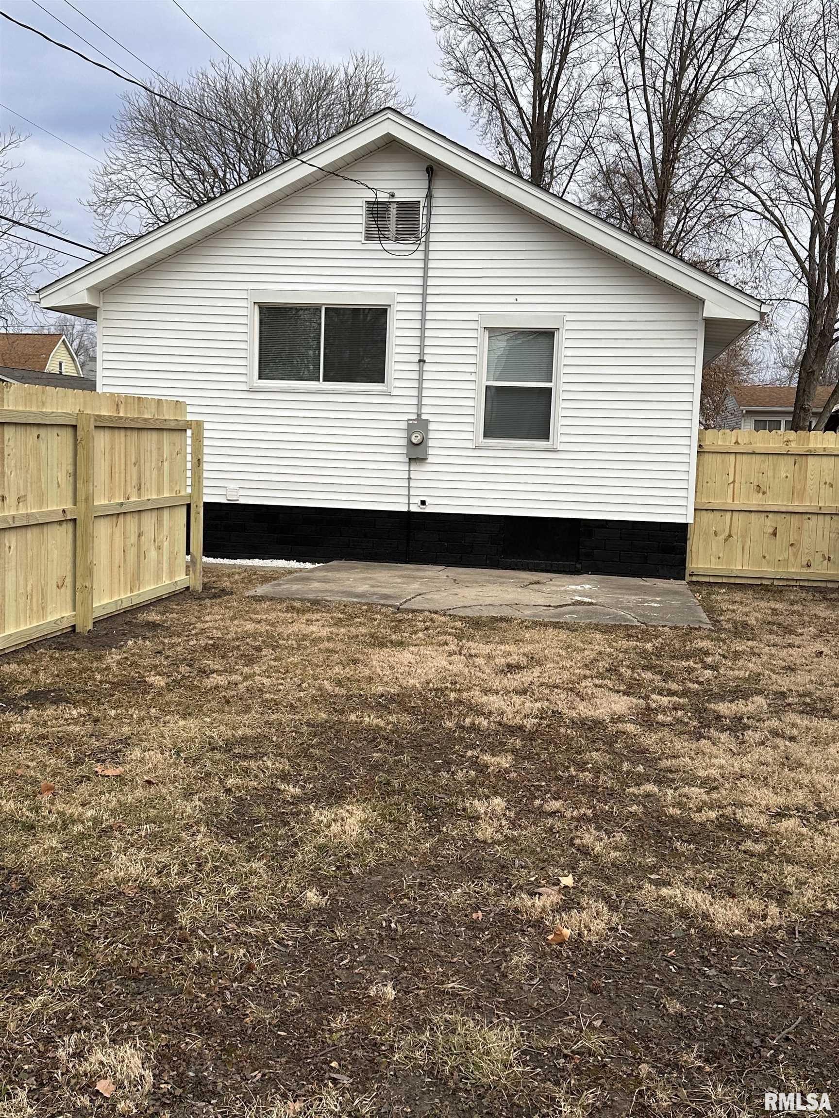 1516 East Cummins Avenue Springfield, IL 62702 - Photo 8 of 30 Gallery Image 8