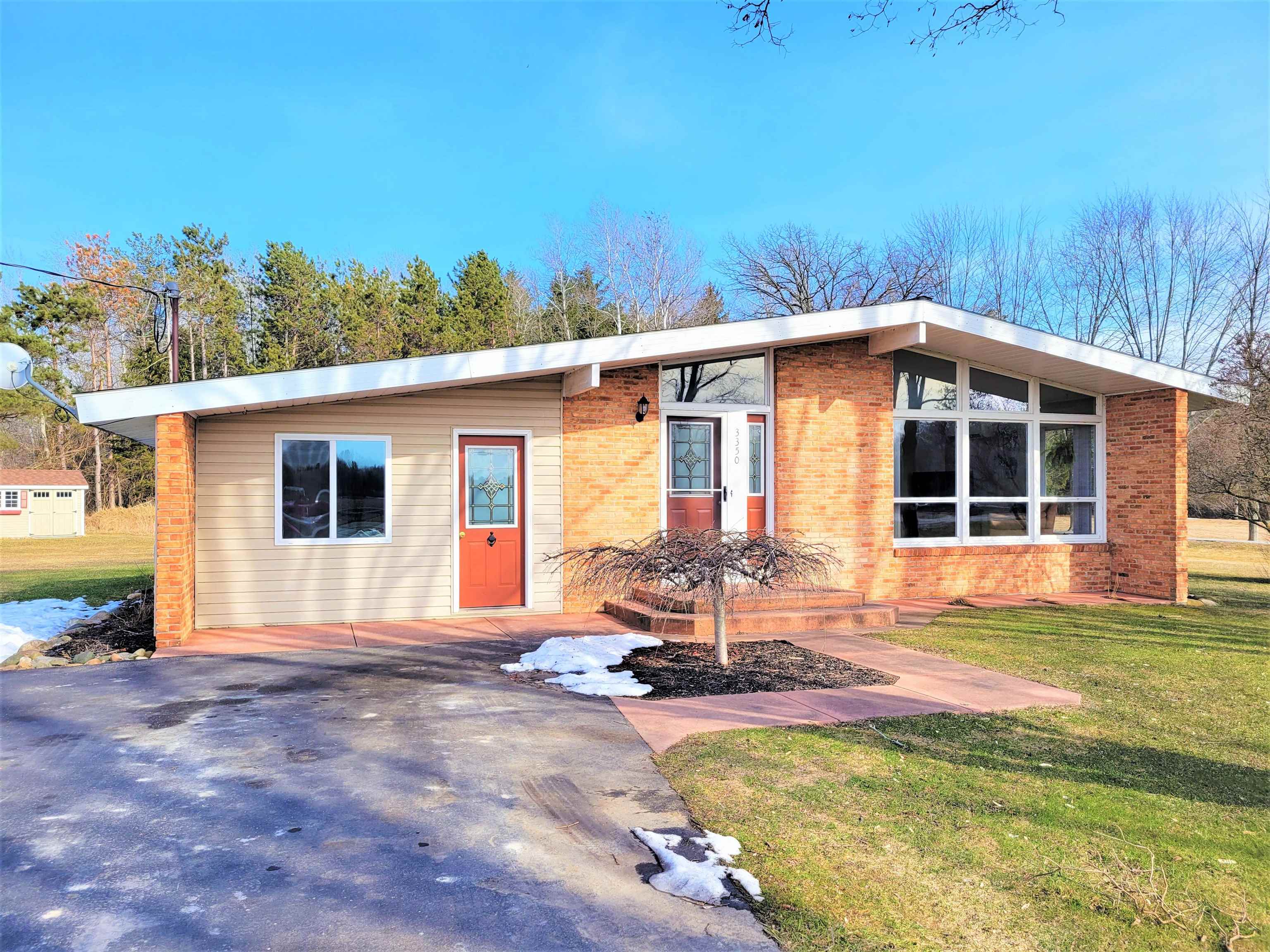 3350 North Coleman Road Coleman, MI 48618 - Photo 2 of 23