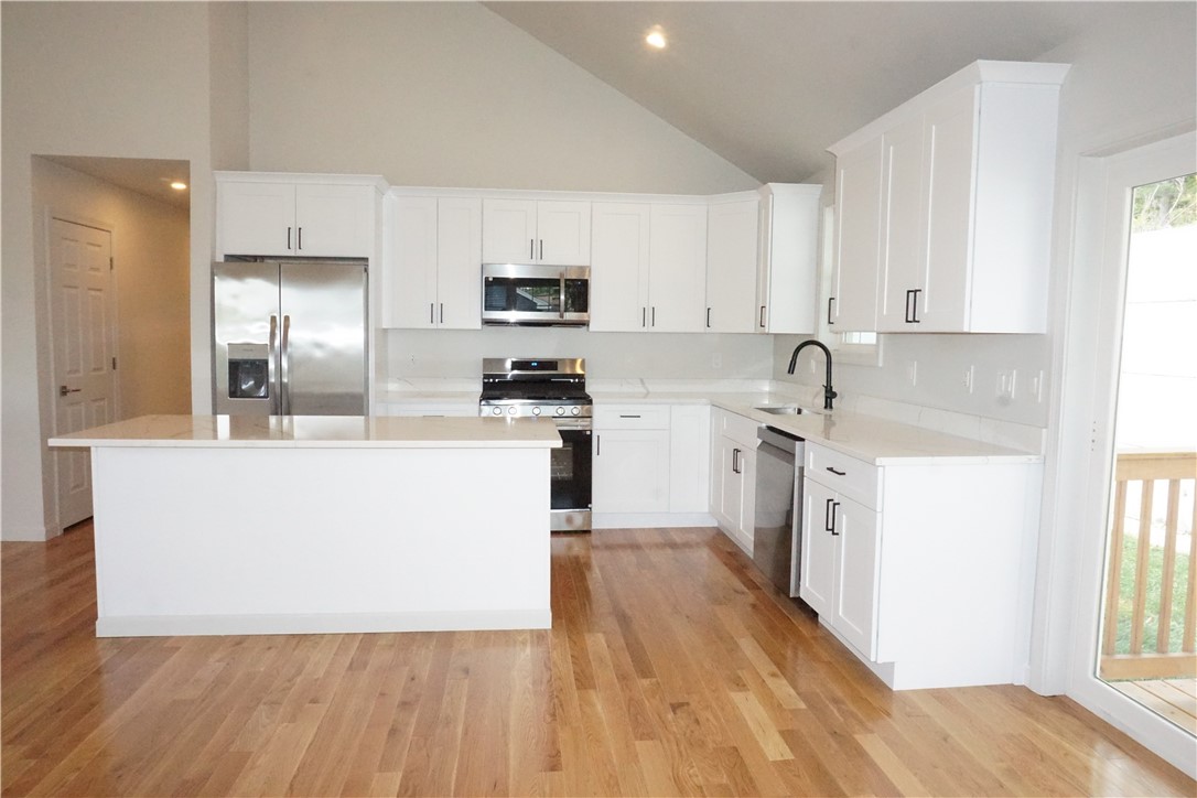 178 Highland Street Cranston, RI 02920 - Photo 14 of 34