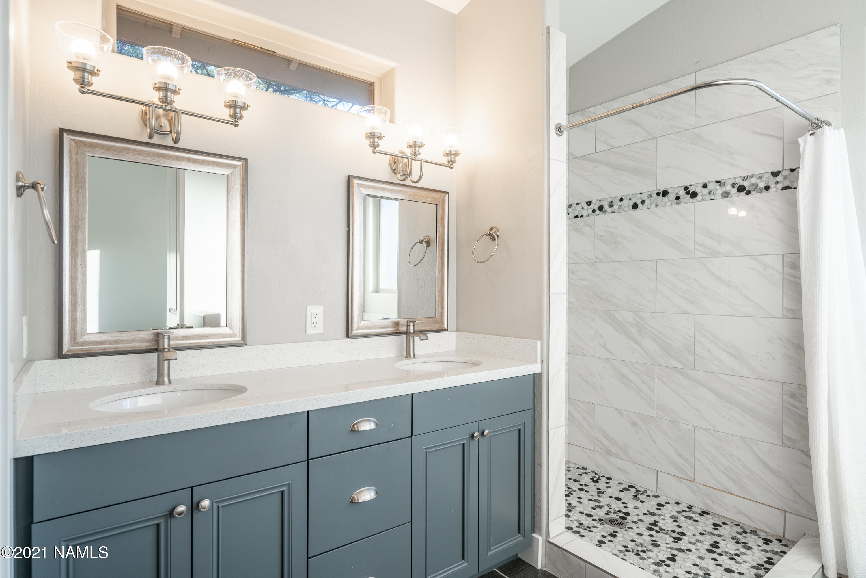 655 Brookline Loop Williams, AZ 86046 - Photo 14 of 30 Master Bathroom