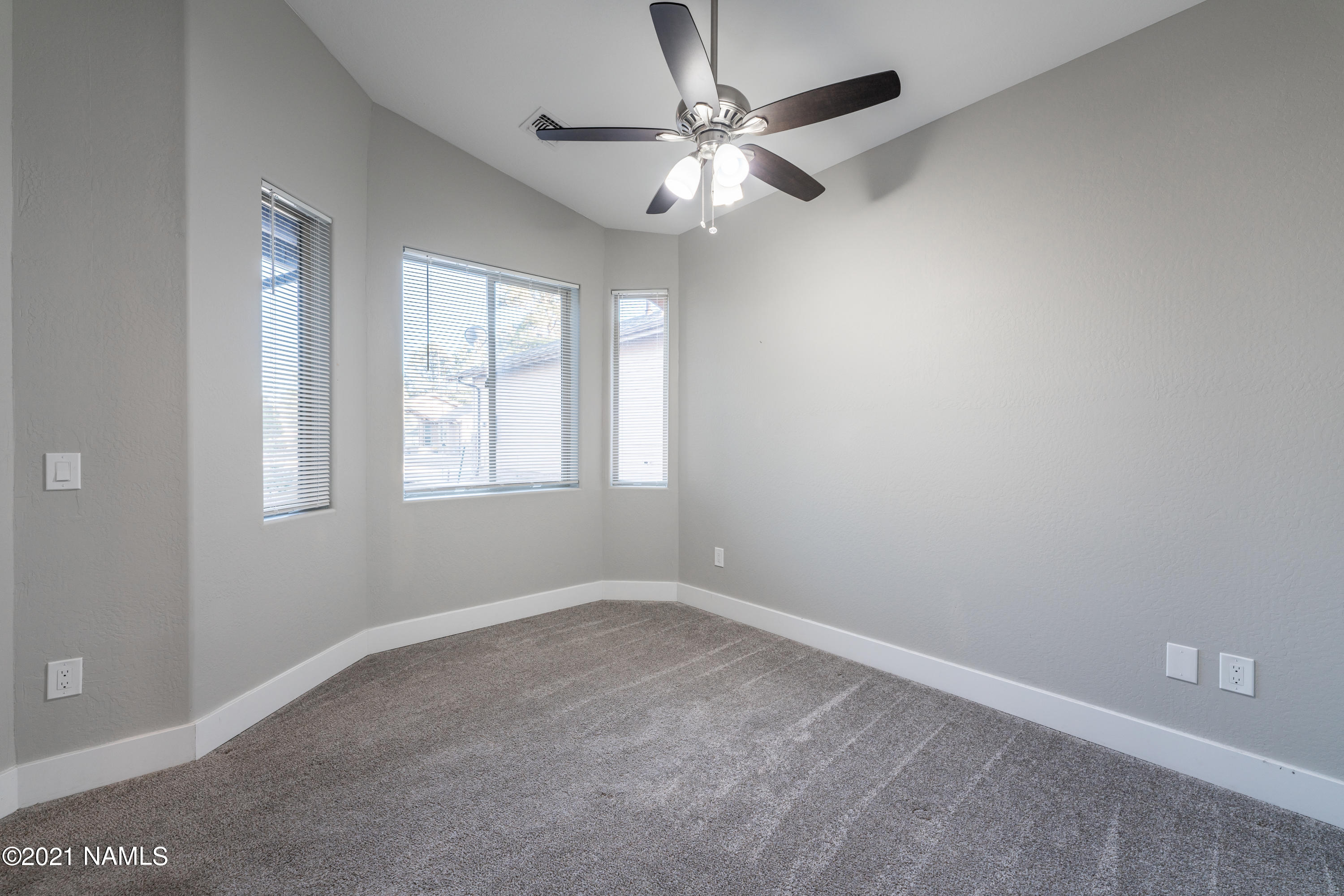 655 Brookline Loop Williams, AZ 86046 - Photo 16 of 30 Guest Bedroom