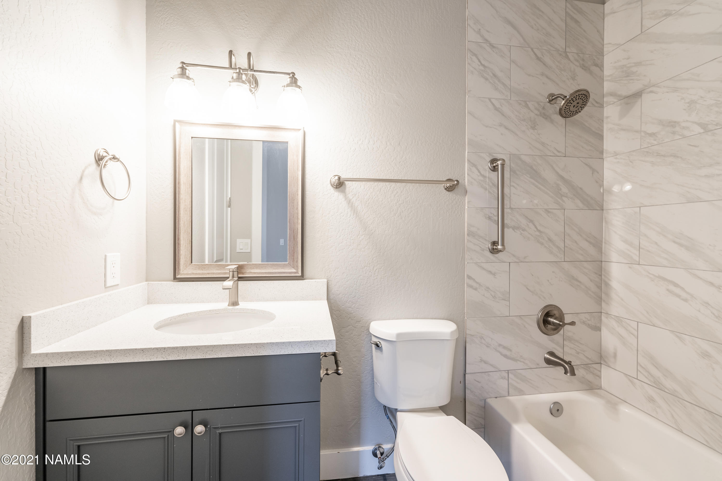 655 Brookline Loop Williams, AZ 86046 - Photo 18 of 30 Guest Bathroom