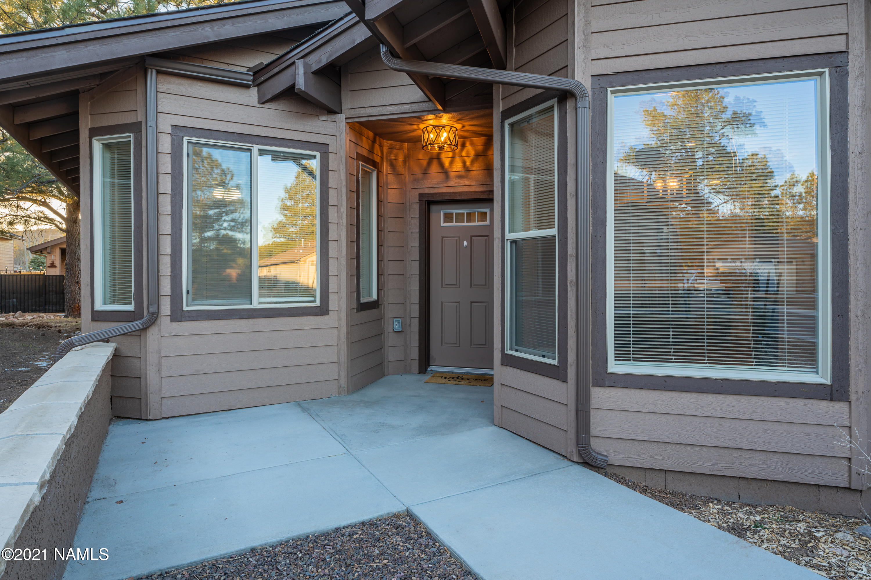 655 Brookline Loop Williams, AZ 86046 - Photo 2 of 30 655 Brookline Loop
