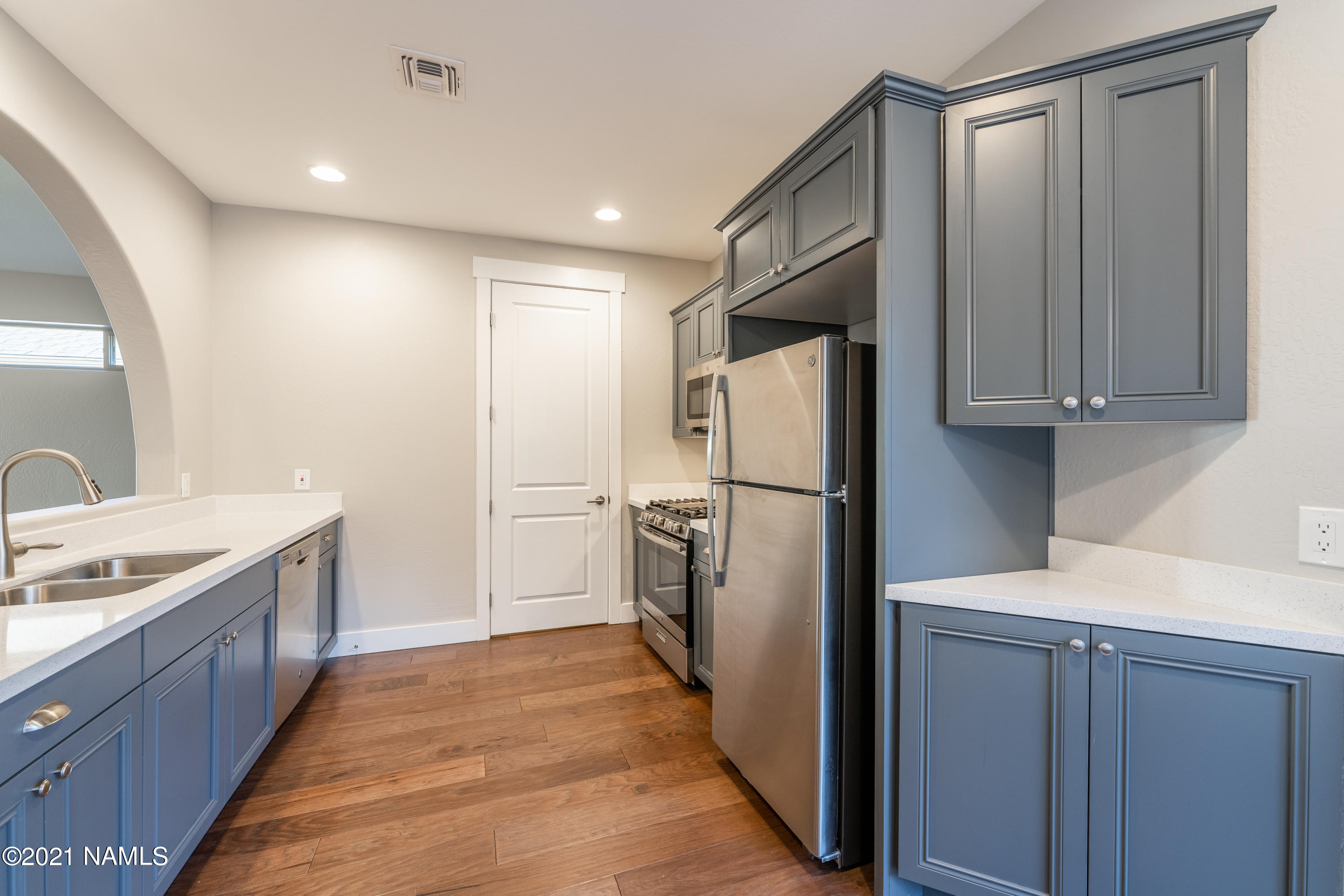 655 Brookline Loop Williams, AZ 86046 - Photo 8 of 30 Kitchen