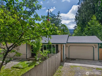 $420,000 | 744 Summerset Way, Sedro-Woolley, WA 98284