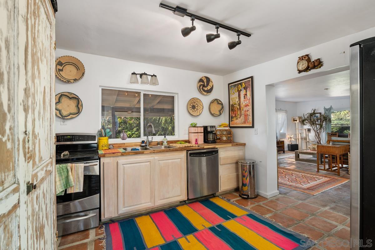 2756 Mission Road Fallbrook, CA 92028 - Photo 9 of 39 a very nice looking room with a large window