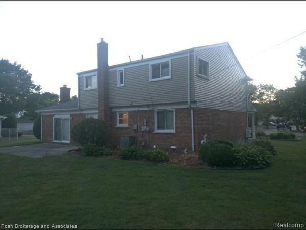 27220 Harvard Road Southfield, MI 48076 - Photo 67 of 72 Back View 2.jpg