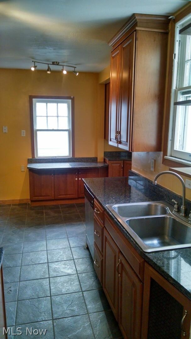 3290 Aberdeen Road Cleveland, OH 44120 - Photo 6 of 11 Gallery Image 6