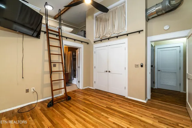 $2,295 | 400 West Church Avenue, Knoxville, TN 37902