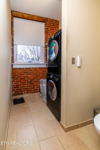 $2,295 | 400 West Church Avenue, Knoxville, TN 37902