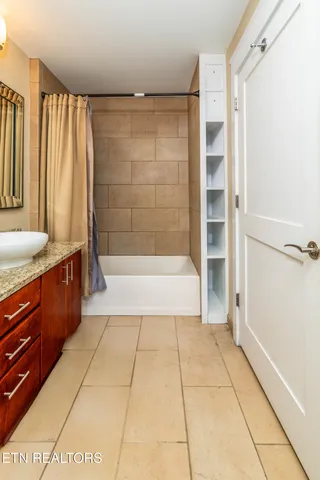 $2,295 | 400 West Church Avenue, Knoxville, TN 37902