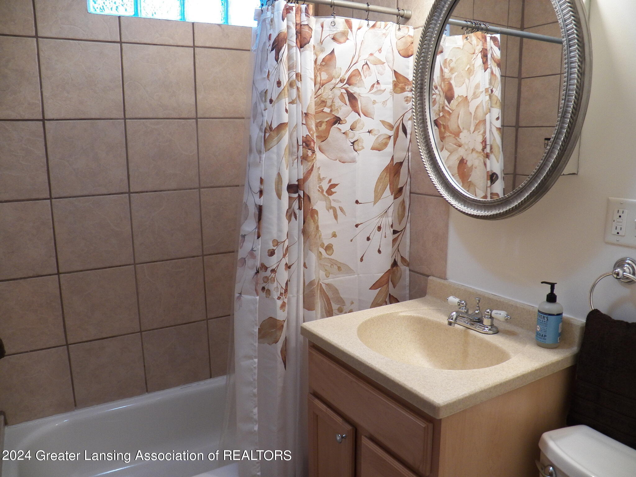 1511 Lansing Avenue Lansing, MI 48915 - Photo 15 of 24 103_0474