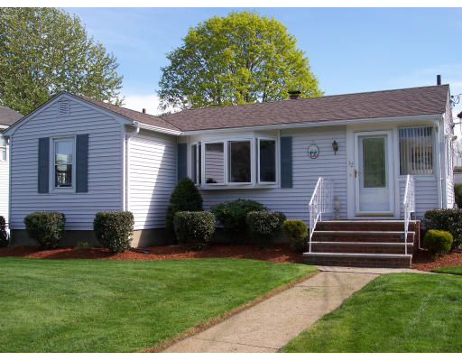 32 Brewster Road Waltham, MA 02451 - Photo 1 of 4
