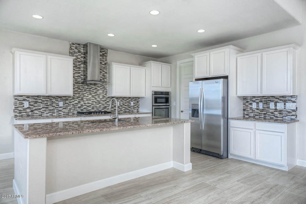 18281 West Raven Road Goodyear, AZ 85338 - Photo 3 of 23 LGI_Homes_EMR_Havasu_C-Right (3 of 9)