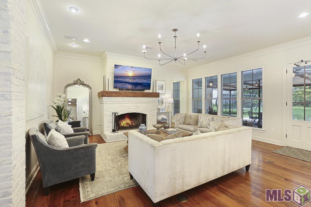22281 Hoo Shoo Too Road Baton Rouge, LA 70817 - Photo 10 of 40 Living room