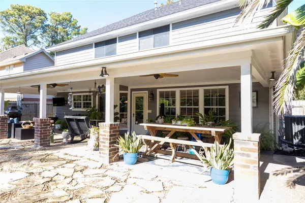 $295,000 | 1015 Highland Woods Drive, Highlands, TX 77562
