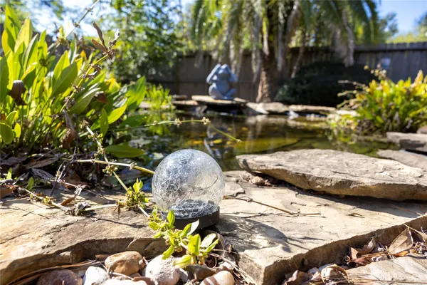 $295,000 | 1015 Highland Woods Drive, Highlands, TX 77562