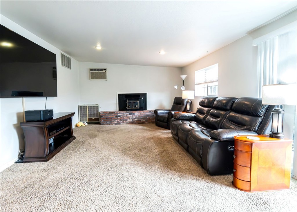 1050 West Cedar Street Willows, CA 95988 - Photo 25 of 39 DUCTED TO HAVAC but seller left the wall AC inplace