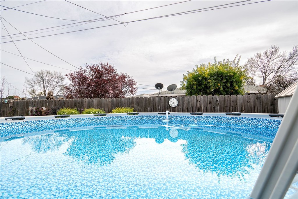 1050 West Cedar Street Willows, CA 95988 - Photo 35 of 39 clean crisp pool