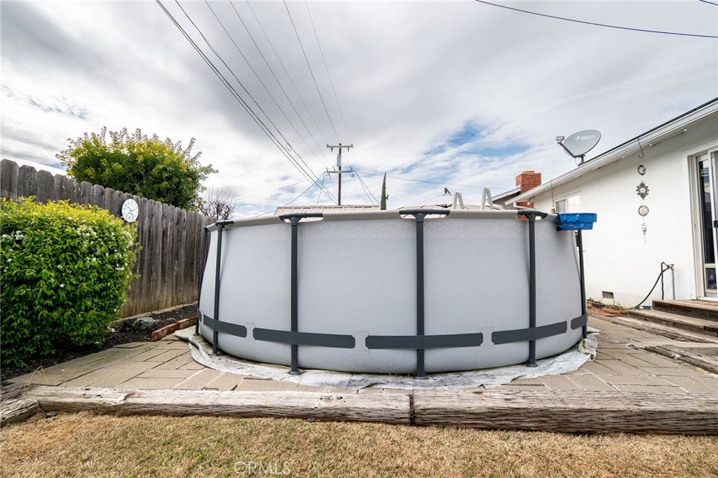 1050 West Cedar Street Willows, CA 95988 - Photo 37 of 39 above ground pool