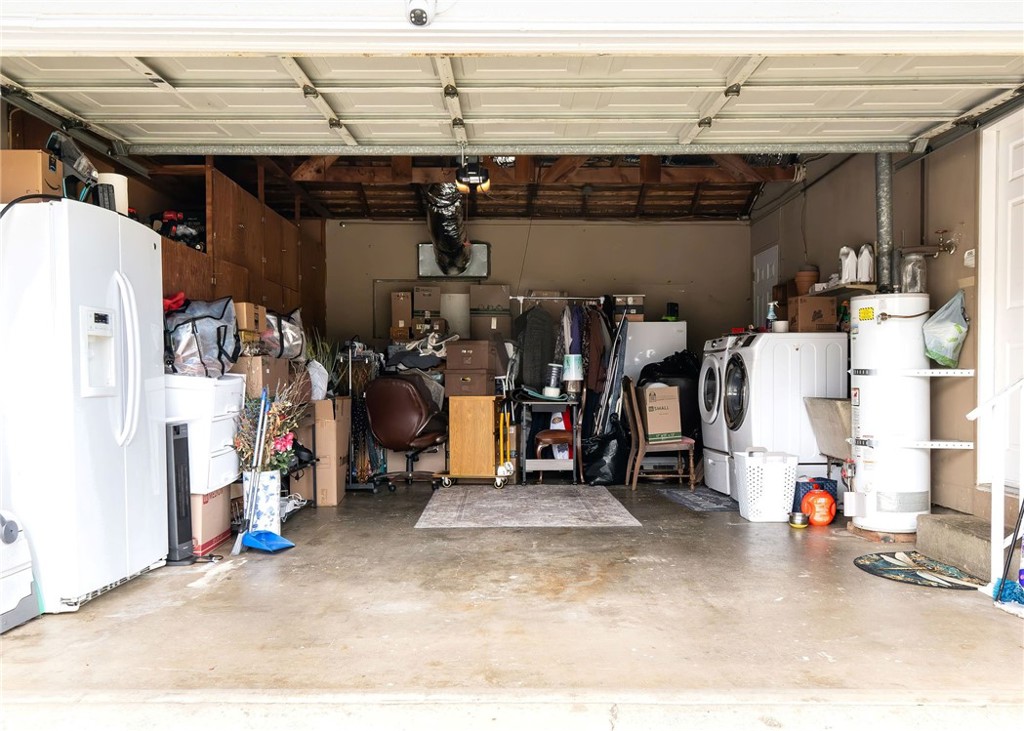 1050 West Cedar Street Willows, CA 95988 - Photo 38 of 39 spacious garage with cabinets