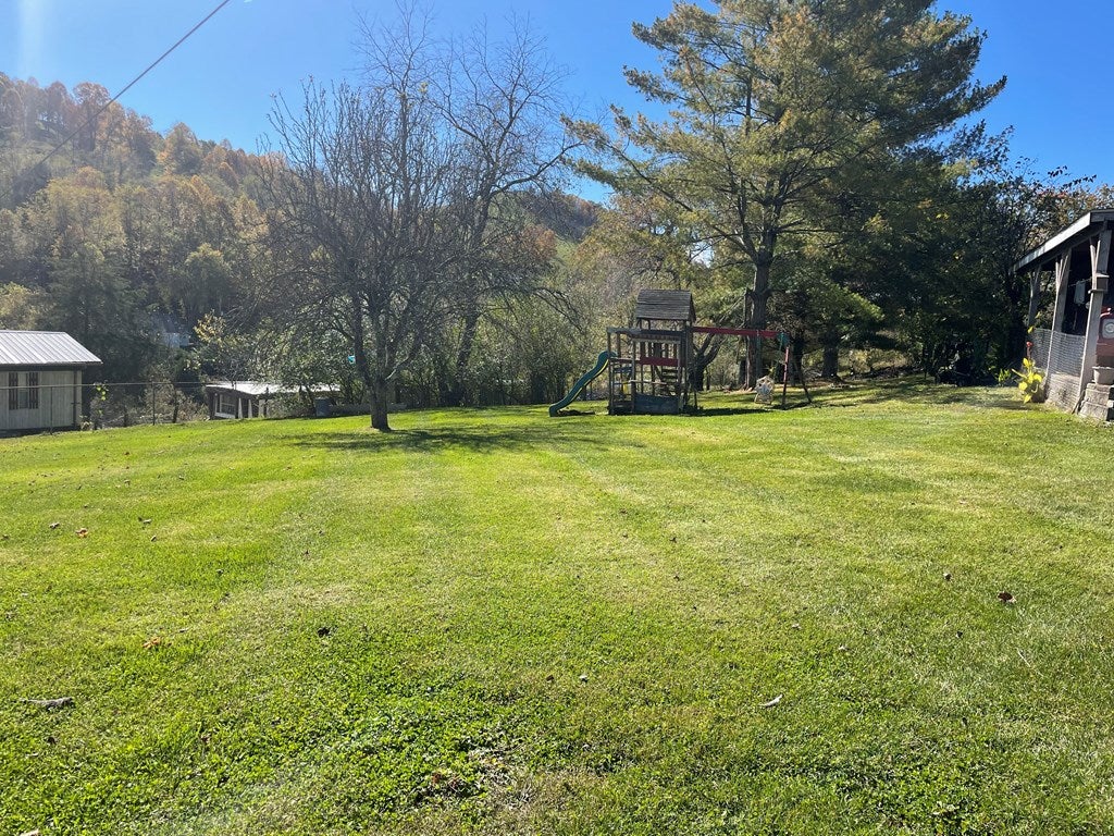 115 Old Honaker Road Honaker, VA 24260 - Photo 22 of 28 Gallery Image 22