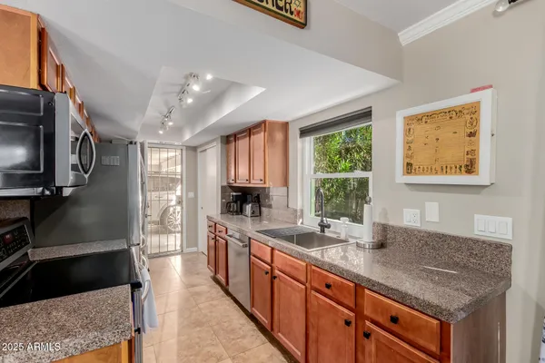 $298,000 | 10409 North 10th Street, Unit 3, Phoenix, AZ 85020