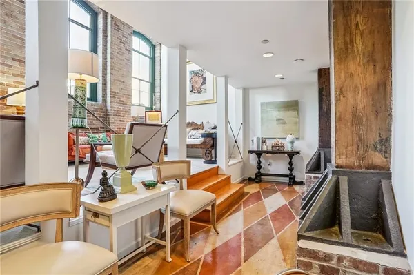 $3,700 | 1107 South Peters Street, Unit 101, New Orleans, LA 70130