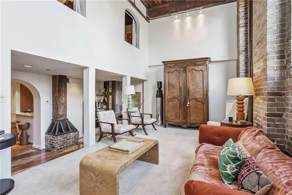 $3,700 | 1107 South Peters Street, Unit 101, New Orleans, LA 70130