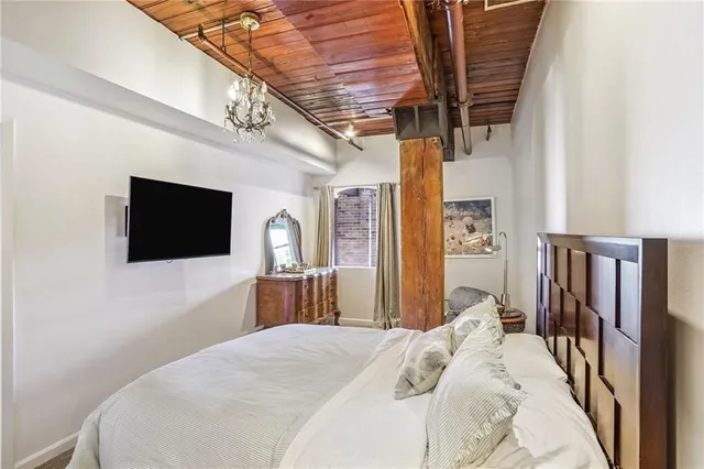 $3,700 | 1107 South Peters Street, Unit 101, New Orleans, LA 70130