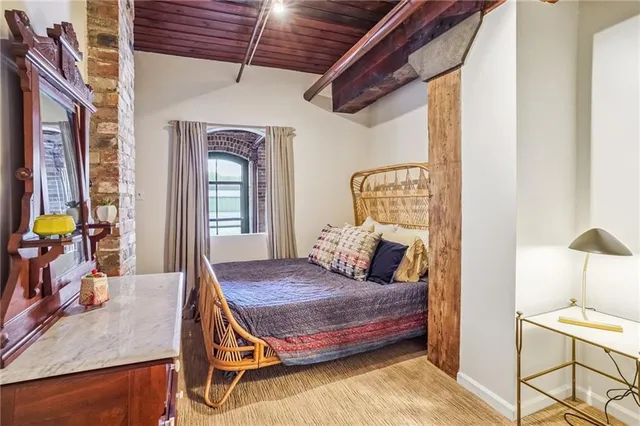 $3,700 | 1107 South Peters Street, Unit 101, New Orleans, LA 70130