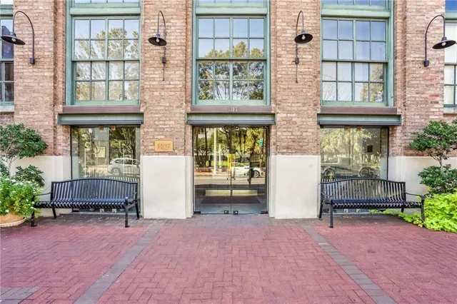 $3,700 | 1107 South Peters Street, Unit 101, New Orleans, LA 70130