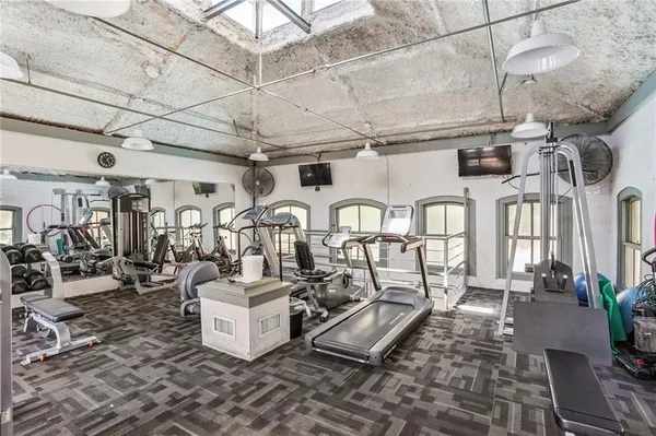 $3,700 | 1107 South Peters Street, Unit 101, New Orleans, LA 70130