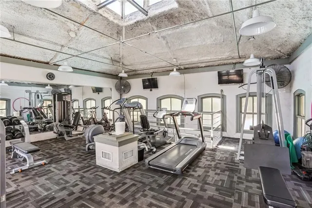 $3,700 | 1107 South Peters Street, Unit 101, New Orleans, LA 70130