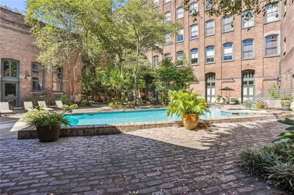 $3,700 | 1107 South Peters Street, Unit 101, New Orleans, LA 70130