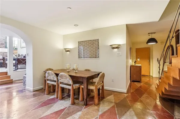 $3,700 | 1107 South Peters Street, Unit 101, New Orleans, LA 70130