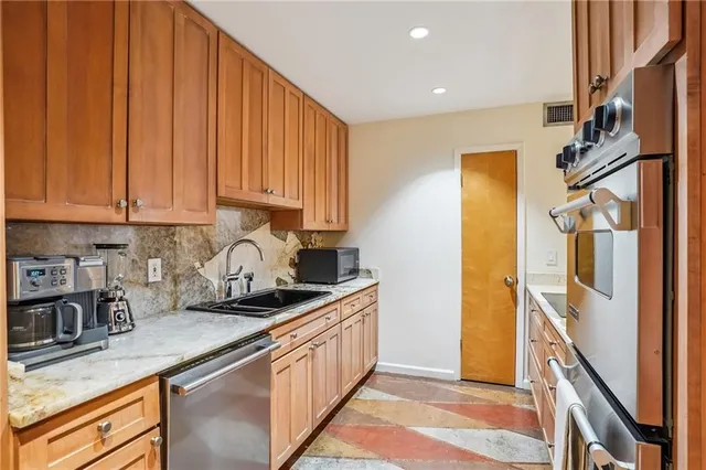 $3,700 | 1107 South Peters Street, Unit 101, New Orleans, LA 70130