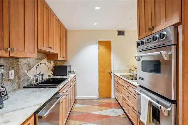 $3,700 | 1107 South Peters Street, Unit 101, New Orleans, LA 70130