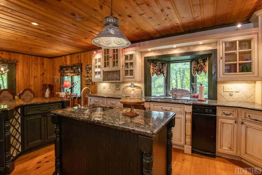 1026 North Norton Road Cashiers, NC 28717 - Photo 13 of 52 Gallery Image 13