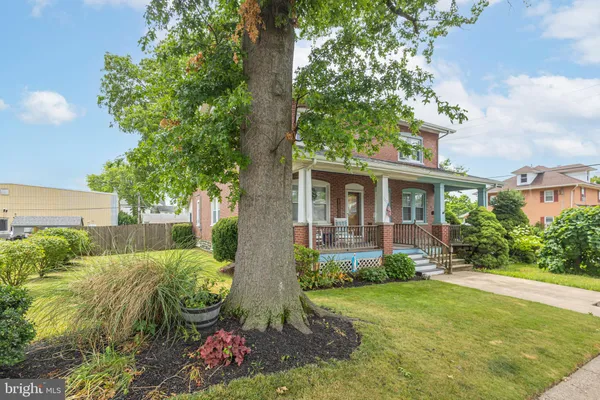 $375,000 | 742 West 3rd Street, Lansdale, PA 19446